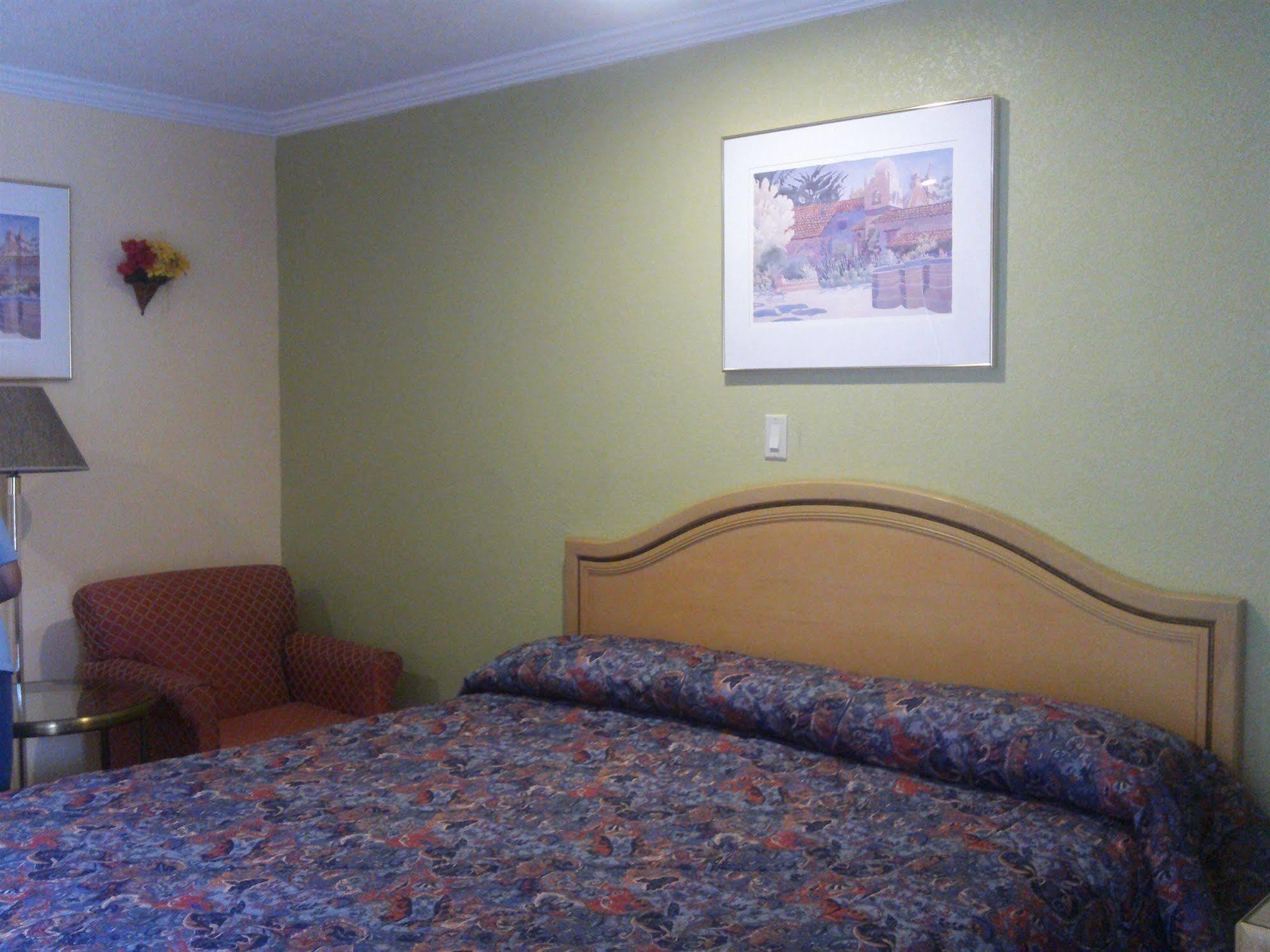 Sunstar Inn Los Banos Esterno foto